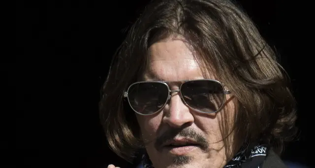 Heard ammette, ho picchiato Depp ma solo per difesa