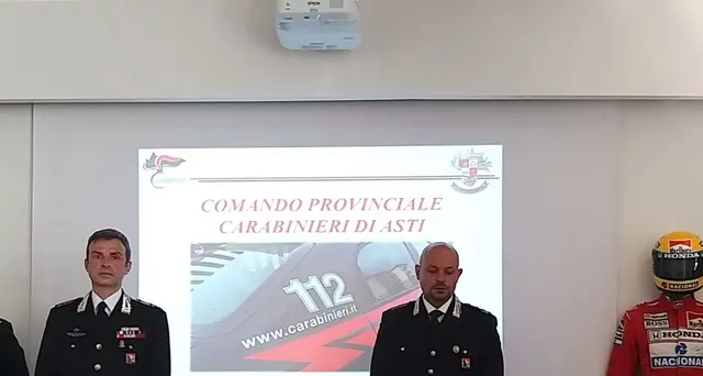 Rubano cimeli Senna, arrestati