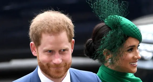 Foto rubate di Archie, Harry e Meghan denunciano paparazzi