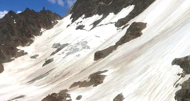 Precipita aereo turismo su Alpi svizzere, 4 morti