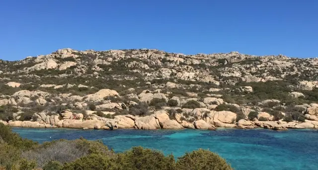 Spiagge ancora in crisi, folla solo nei week end