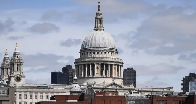 A Londra si viaggia sul Tamigi, con Uber