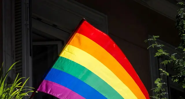 \"Gay a causa dei vaccini\", bufera su ex consigliere M5S