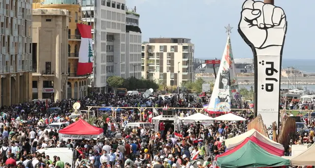 Beirut:Piazza dei Martiri si riempie per raduno anti-governo