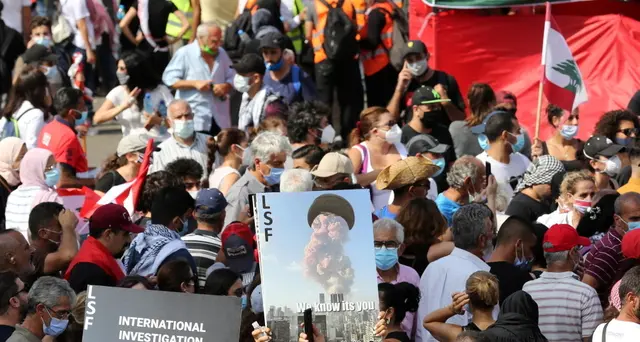 Beirut: sassaiola contro polizia vicino al Parlamento