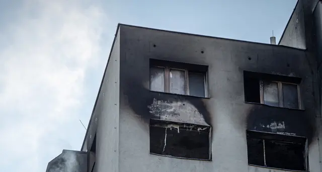 Rep. ceca: incendio in condominio di 13 piani, 11 morti