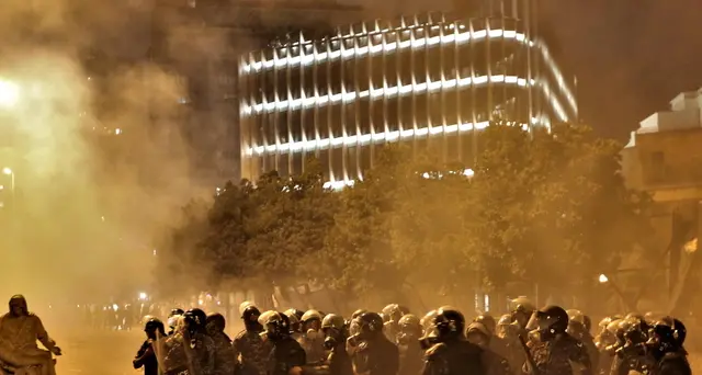 Beirut, 730 i feriti negli scontri