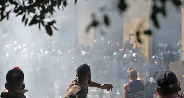 Beirut: polizia, 20 arrestati e 70 agenti feriti