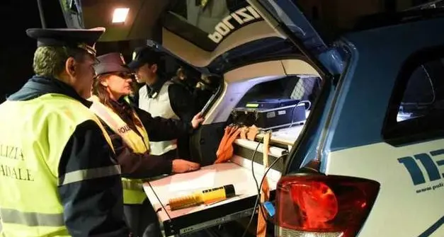 Guida in stato di ebbrezza, in Alto Adige ritirate 4 patenti