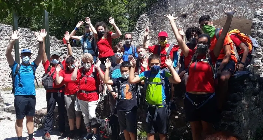 I giovani alpinisti tornano a calcare sentieri e ponti