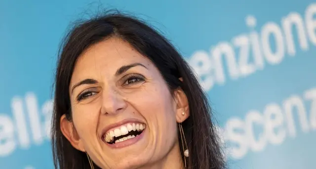 Raggi, \"momento del riscatto, non fermare rivoluzione\"