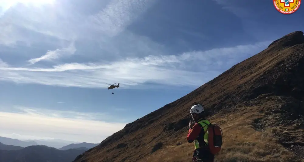 Ossana, quindicenne sorpreso dal temporale si perde nei boschi, salvato dal Soccorso alpino