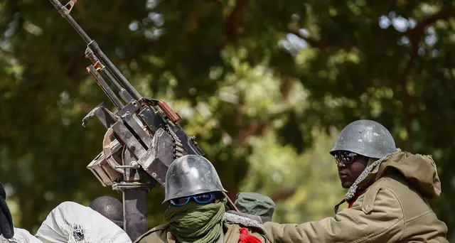 Mali: spari in una caserma, sede Tv evacuata