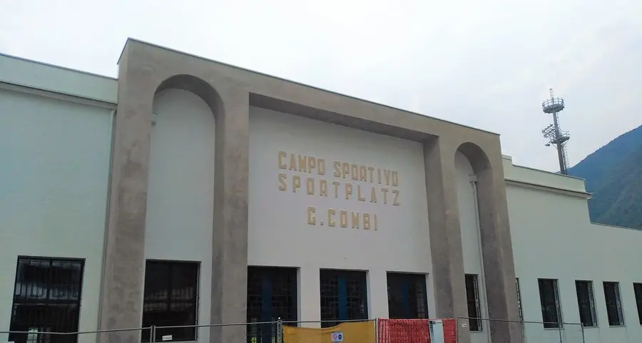 Combi, la tribuna è pronta