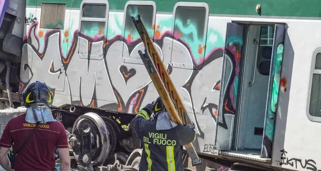 Sospesi macchinista e capotreno del convoglio deragliato