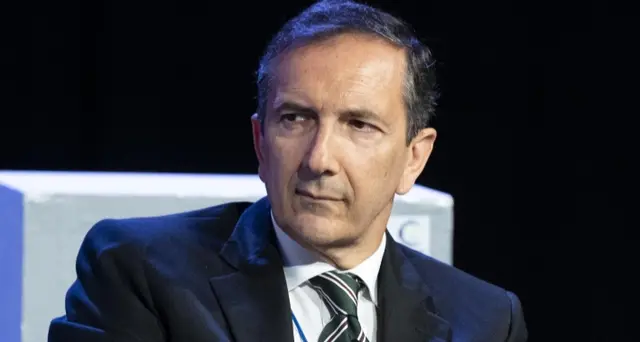 Tlc: Patuanelli frena Gubitosi, la rete unica la fa lo Stato