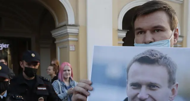 Navalny, medici vietano trasferimento