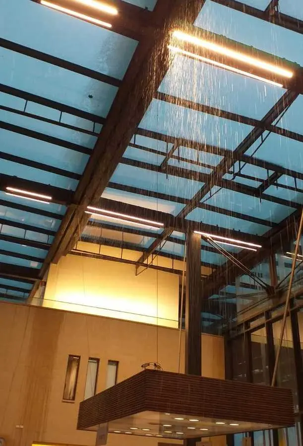 Divelta la copertura della hall delle Terme