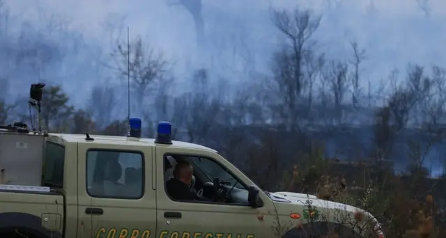 Rogo Budoni: fiamme spente, parte turisti rientra a casa