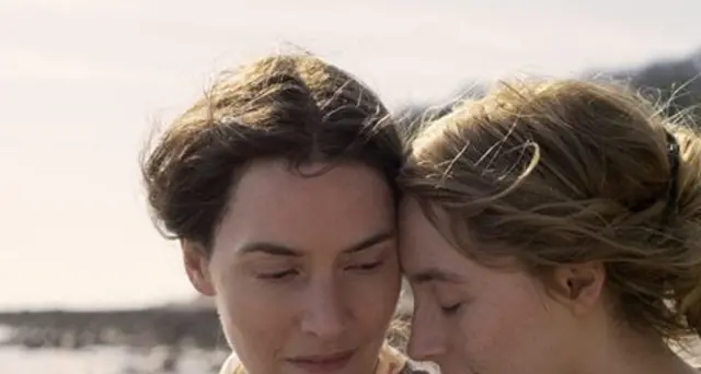 Amore tra i fossili tra Kate Winslet e Saoirse Ronan