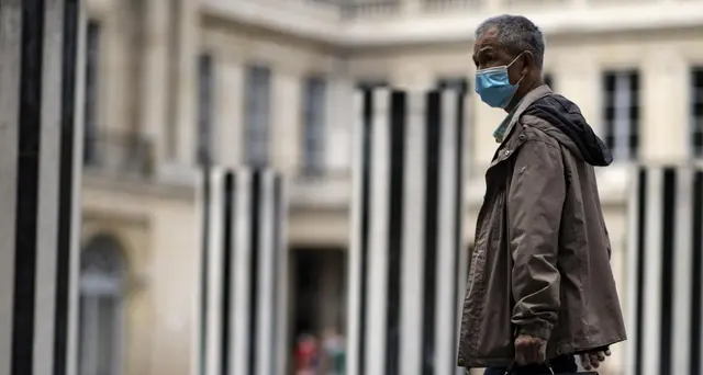 Obbligo di mascherina all'aperto in tutta Parigi