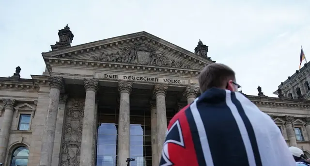 Berlino, comportamenti inaccettabili dei dimostranti no-mask