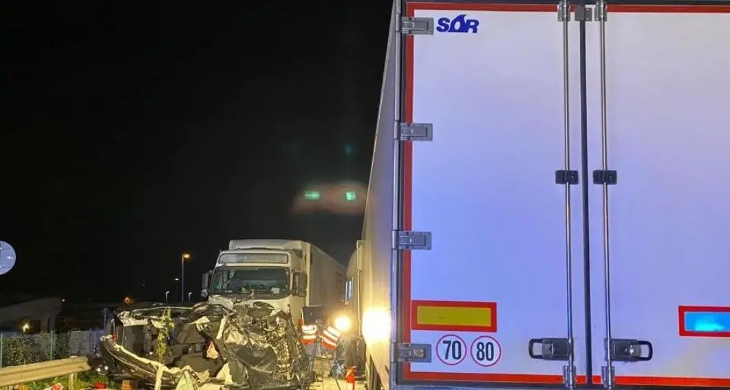 Incidenti stradali, due turisti tedeschi morti a Pineta nella notte
