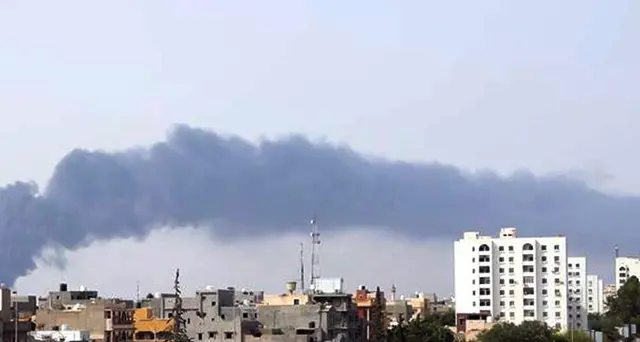 Kamikaze su moto si fa esplodere a Tripoli