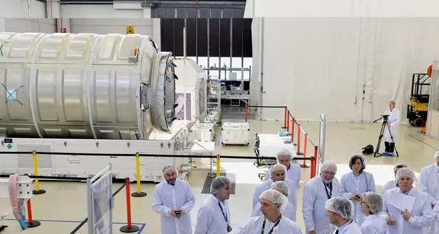 Lanciato il razzo Vega, con 53 satelliti