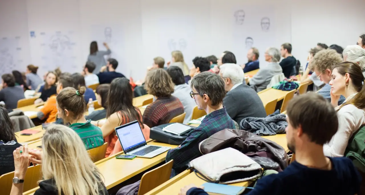 Bolzano, tornano i corsi dello Studium Generale, ma solo online