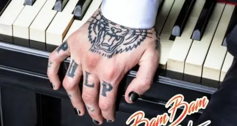 Omen ha fatto BAM! Disegna le copertine di Achille Lauro