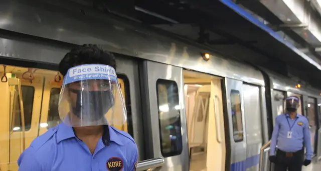 Coronavirus, riparte la metro a Delhi e Mumbai dopo sei mesi