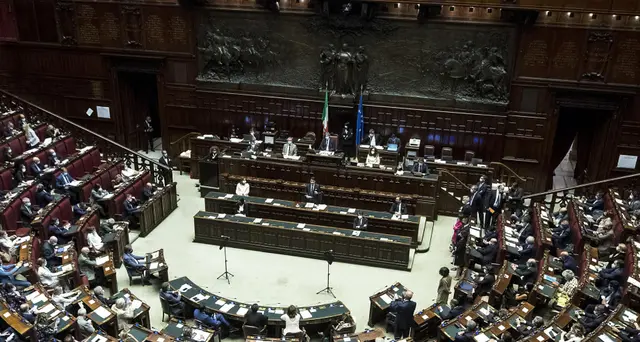 Dl semplificazioni: Camera, il governo pone la fiducia