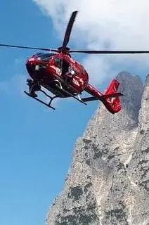 Aiut Alpin in volo per recuperare due thailandesi