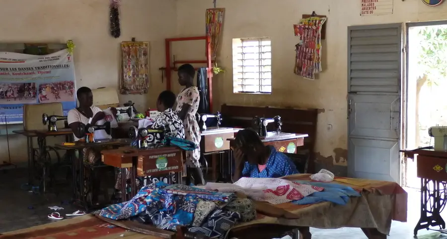 Atelier di sartoria nel Benin speranza per le ragazze madri