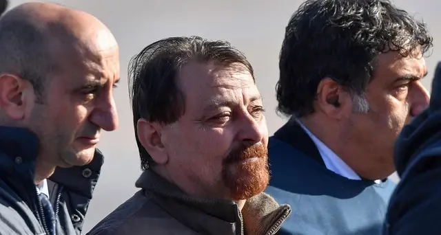Battisti: sono sequestrato e prigioniero