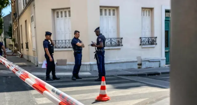 Sparatoria tra gang alle porte di Parigi, due morti