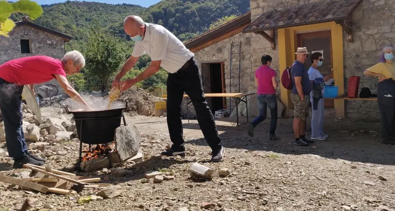 L’ultimo viaggio di Rina da Egna in Toscana con l’ambulanza dei sogni
