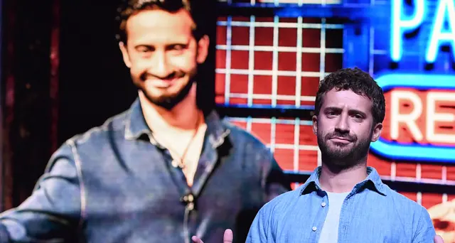 Edoardo Ferrario trasformista su Rai Play