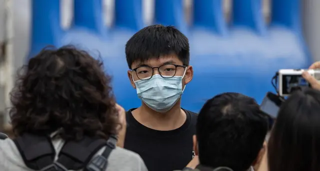 Hong Kong: Joshua Wong rilasciato su cauzione