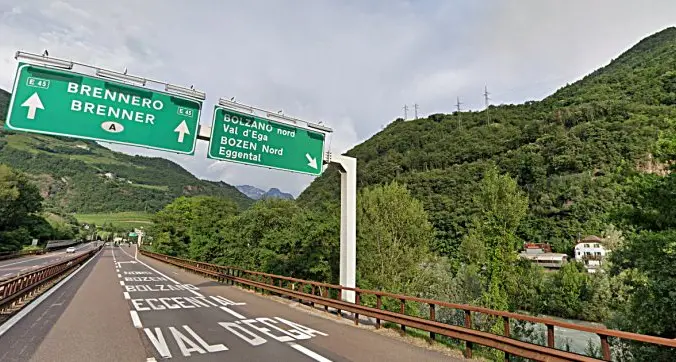 Disinnesco bomba a Bolzano, interrotta la circolazione anche in A22