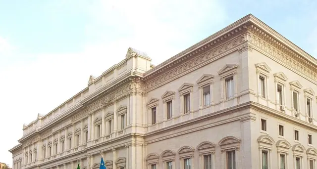 Tesoro: asta Bot 6 mesi, tasso ancora giù a -0,392%