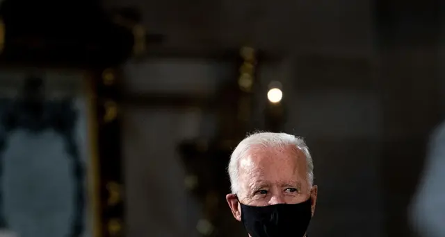 Biden pubblica sue tasse, pagati 300 mila dlr nel 2019