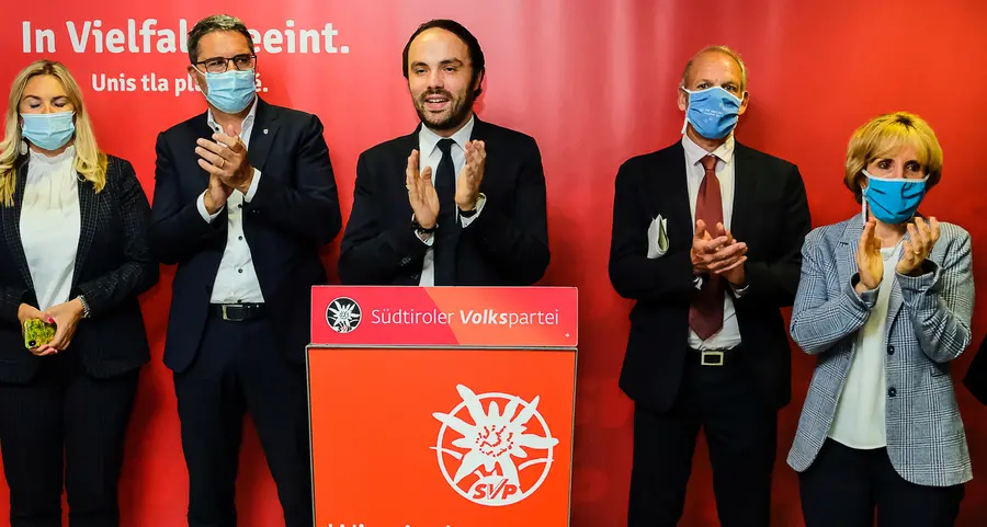 Sfidanti con i nervi tesi Il duello sui «social» infiamma la campagna