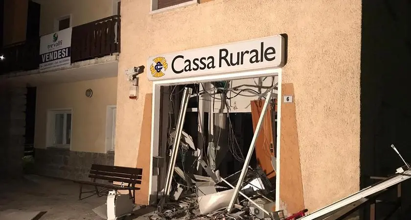 Val di Sole, sportello bancomat fatto saltare con l'esplosivo: 90.000 Euro il bottino