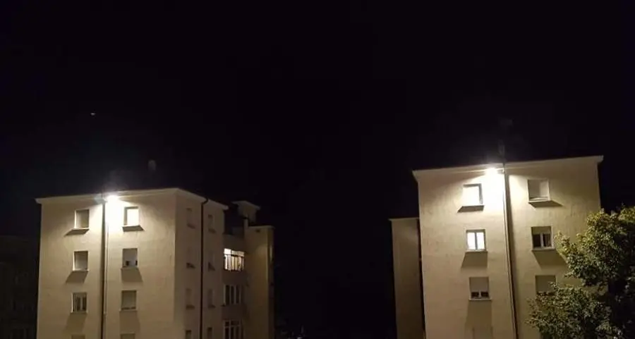 Piazza Matteotti illuminata mega fari come a San Siro