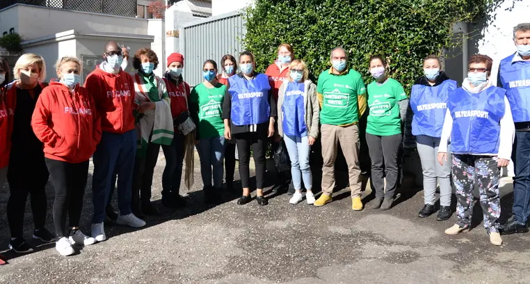 25 centesimi l’ora di indennità a chi sanifica i reparti Covid
