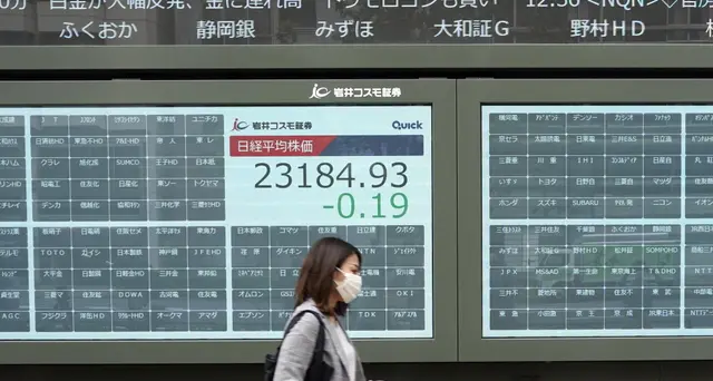 Borsa Tokyo apre in leggero calo