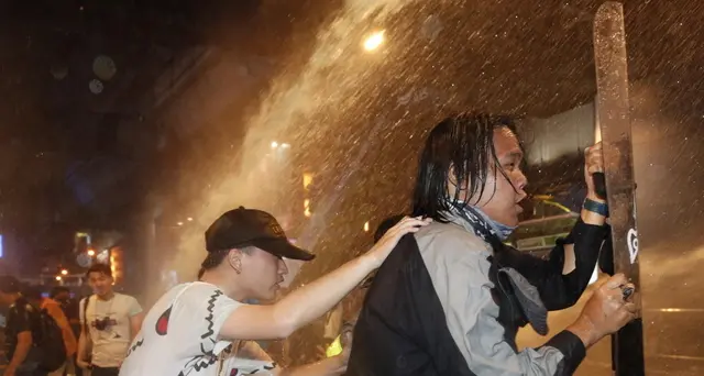 Thailandia: ricomincia protesta,migliaia in piazza a Bangkok