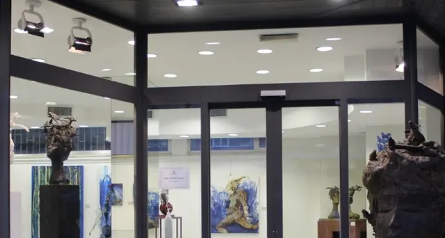 Pietrasanta città record gallerie d'arte